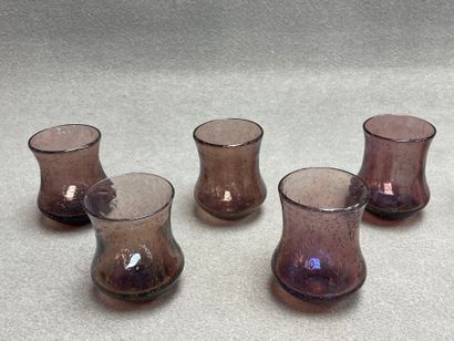 BIOT verre bullé mauve : 
Six verres hauts...