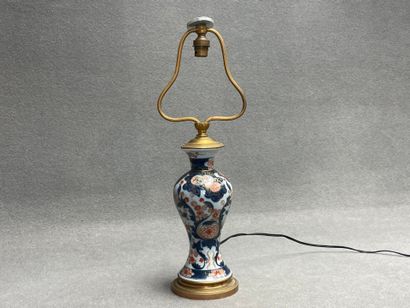 Pied de lampe en porcelaine de Bayeux
H....