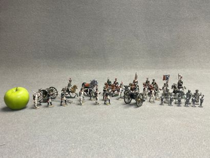 Lot de soldats de plomb. 
H. :4 à 9 cm.