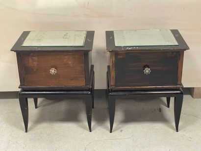 Paire de chevets des années 1950
62 x 50...