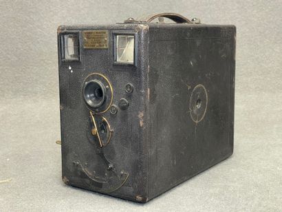 R. Reinson. 
Appareil photographie ancien....