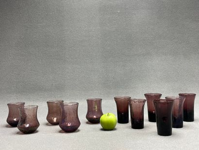 BIOT verre bullé mauve : 
Six verres hauts...