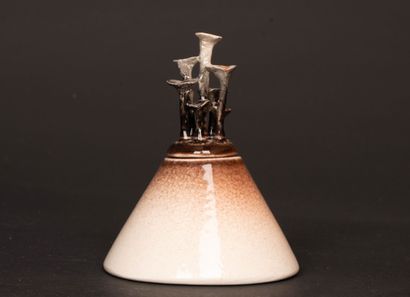Bonbonnière en porcelaine, , petit pot couvert...