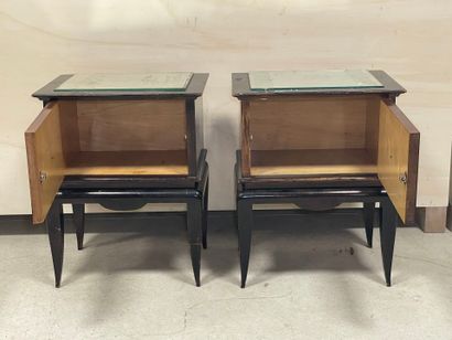 Paire de chevets des années 1950
62 x 50...