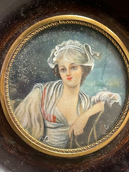 Elégantes. 
Deux miniatures début XX°. 
D....