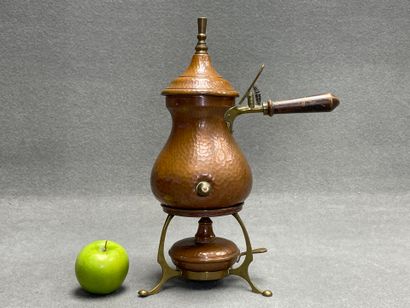 Samovar en cuivre martelé 
de la société...