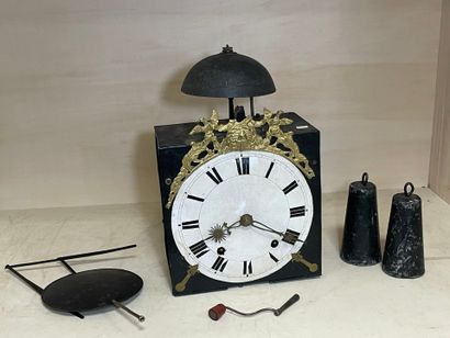 Mouvement de comtoise. 
H. :37 cm.