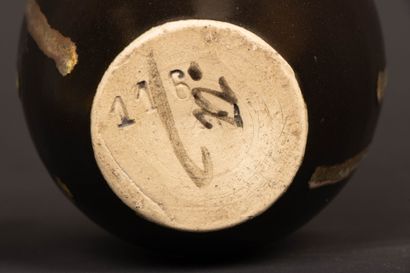 Jean POINTU (1843-1925).
Deux vases en grès...