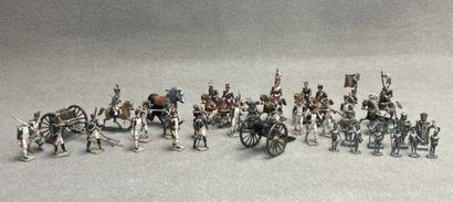 Lot de soldats de plomb. 
H. :4 à 9 cm.