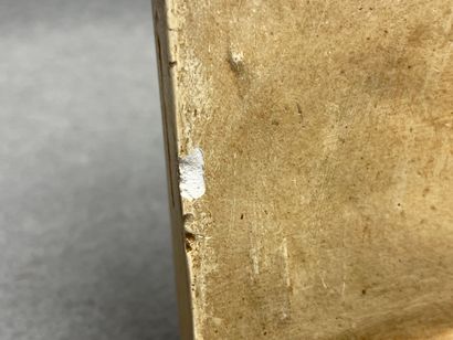 Paire de bas reliefs en platre d'après l'antique
33...