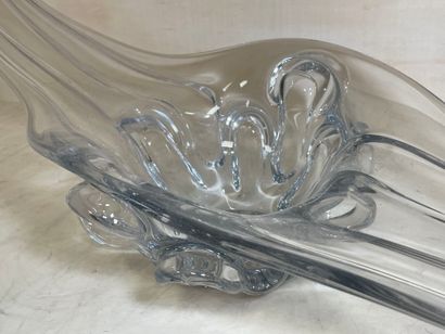 Grande coupe à fruit en cristal. 
27 x 83...