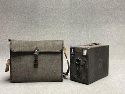 R. Reinson. 
Appareil photographie ancien....