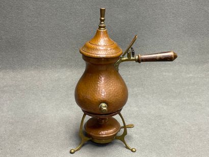 Samovar en cuivre martelé 
de la société...
