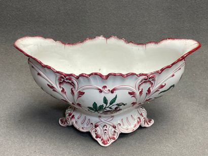 Jardinière en faience de Strasbourg et plat...