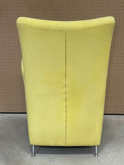 Laauser. 
Fauteuil jaune années 1990
H. :94...