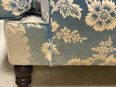 Fauteuil et repose pied de style anglais....