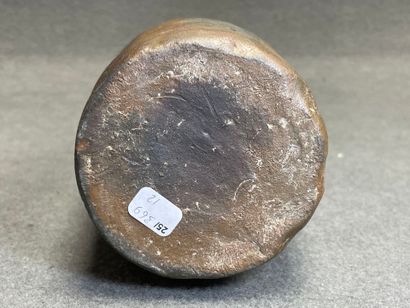 Jean ROUX
Bouteille en raku.
35,5 cm