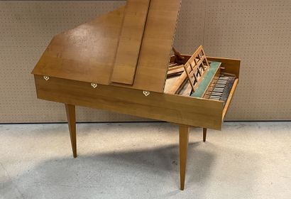 Sperrhake Passau. 
Clavecin. 
83 x 145 x...