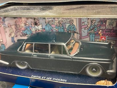 HERGE Moulinsart, en voiture TINTIN 
6 véhicules...