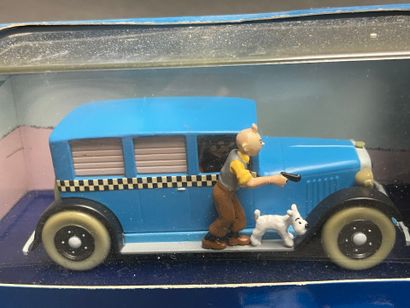 HERGE Moulinsart, en voiture TINTIN 
5 véhicules...
