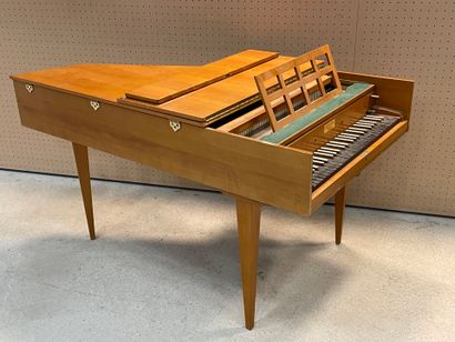 Sperrhake Passau. 
Clavecin. 
83 x 145 x...