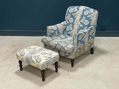 Fauteuil et repose pied de style anglais....