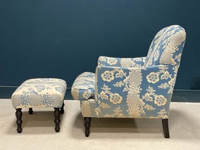 Fauteuil et repose pied de style anglais....
