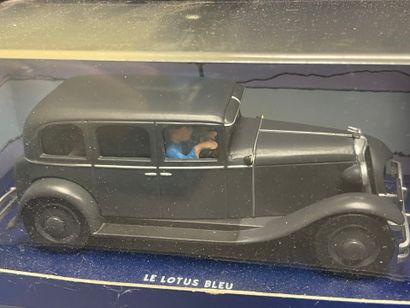 HERGE Moulinsart, en voiture TINTIN 
6 véhicules...