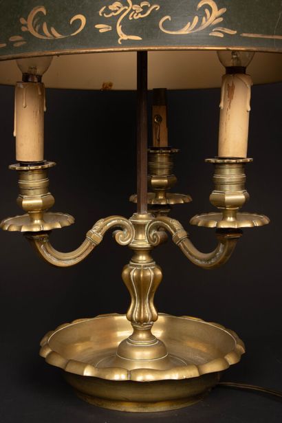 Lampe bouillotte en bronze à trois lumières,...