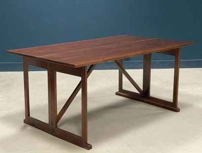 Large console extensible formant en table....