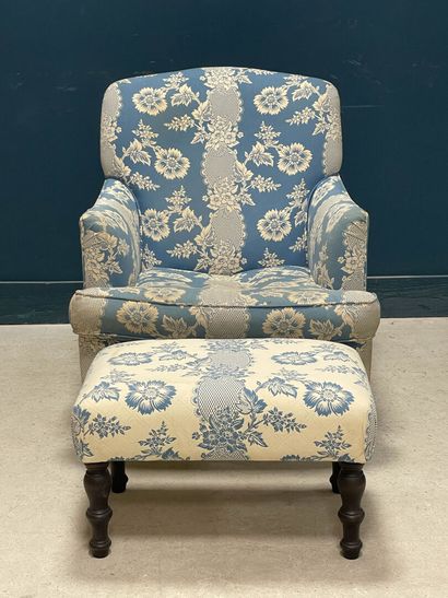 Fauteuil et repose pied de style anglais....