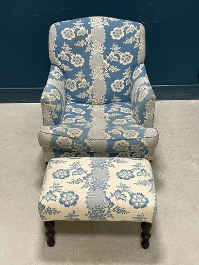 Fauteuil et repose pied de style anglais....