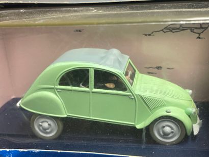 HERGE Moulinsart, en voiture TINTIN 
5 véhicules...