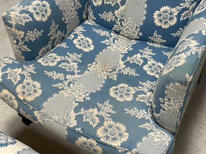 Fauteuil et repose pied de style anglais....