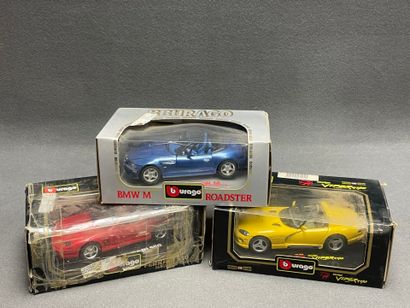 BBURAGO. 
Trois véhicules au 1/18ème en carton...