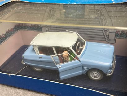 HERGE Moulinsart, en voiture TINTIN 
6 véhicules...