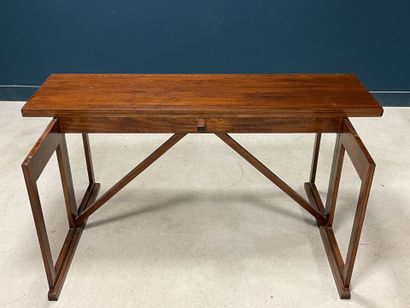 Large console extensible formant en table....