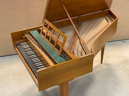 Sperrhake Passau. 
Clavecin. 
83 x 145 x...