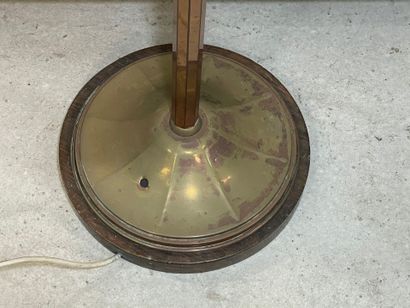 Lampadaire à rotiles
Années 1940 
H. :155...