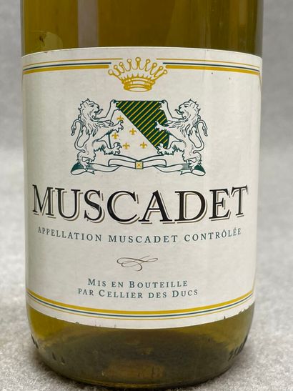 6 bouteilles: 
-Cuvée spéciale de Durban,...