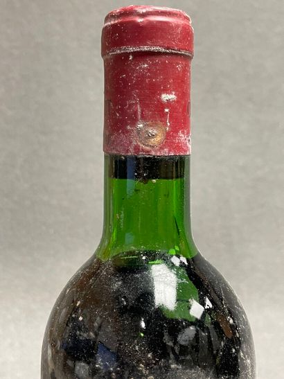 CHATEAU BOUSCAUT, Cru Classé, 1974, 2 bouteilles...
