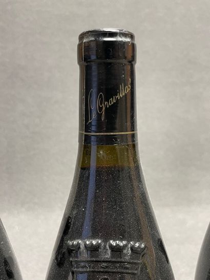 GIGONDAS: 9 bouteilles: 
-Domaine du Pesquier,...