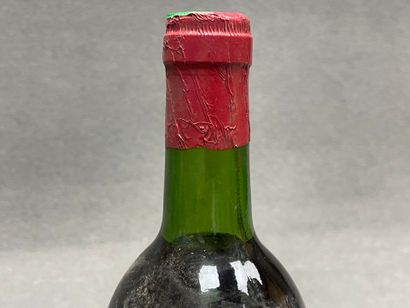 BORDEAUX:
Ensemble de six bouteilles.