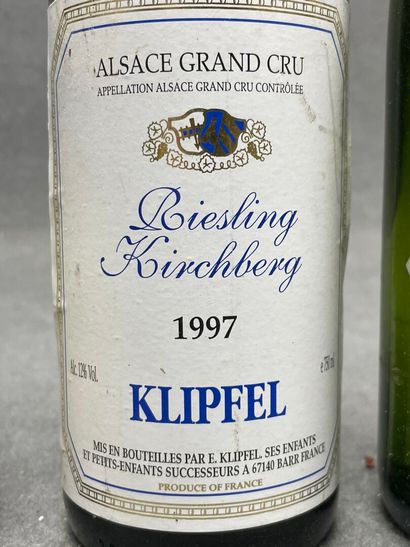10 bouteilles : 
-Muscat, Vin d'Alsace, 1998....