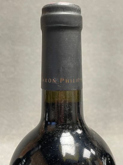 RESERVE MOUTON CADET 2013. 5 bouteilles.