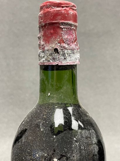 8 bouteilles: 
Chateau Olivier 1982, Condrieu...