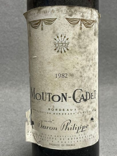 MOUTON CADET. 1982, 4 bouteilles. 
sans millésime,...