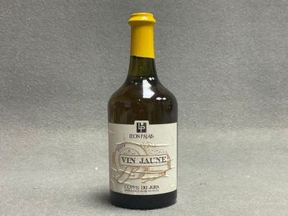 VIN JAUNE. Côtes du Jura. Domaine Léon Palais....
