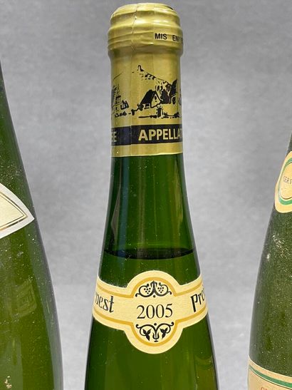 10 bouteilles : 
-Muscat, Vin d'Alsace, 1998....