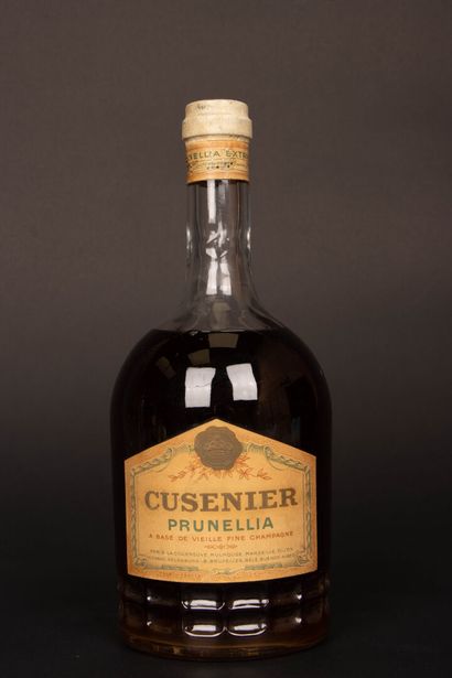 Cusenier Prunellia. 
Liqueur à la fine champagne....
